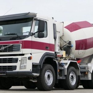 foto 32t concrete mixer Volvo 8x4