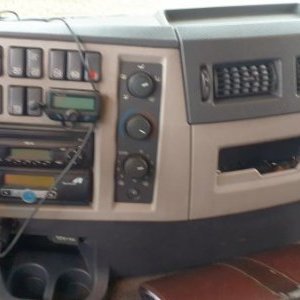 foto EUR5 Volvo 7.5m 19.5t lozko lowdeck-pryczep miachy FE320