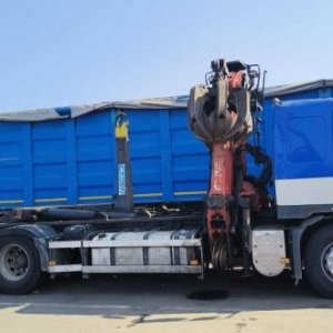 foto 6x4 hakowiec VOLVO FMX +dzwig HNJ