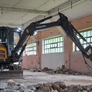 foto 5t Volvo ECR50 MŁOT+ SZCZYPCE 5lyzki mini koparka