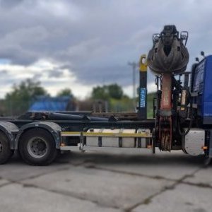 foto 6x2 hakowiec VOLVO FMX +dzwig HNJ