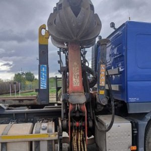 foto 6x2 hakowiec VOLVO FMX +dzwig HNJ