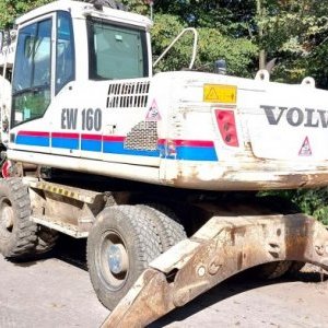 foto 18t koparka offset nogi Volvo EW160C