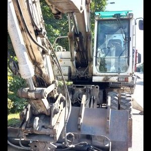 foto 18t koparka offset nogi Volvo EW160C