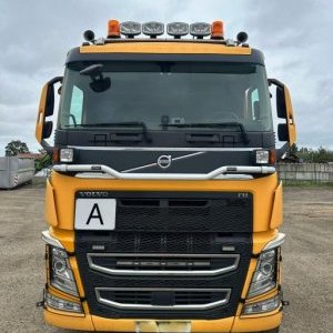 foto 6x2 hakowiec VOLVO FH +dzwig HNJ