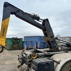 foto 6x2 hakowiec VOLVO FH +dzwig HNJ